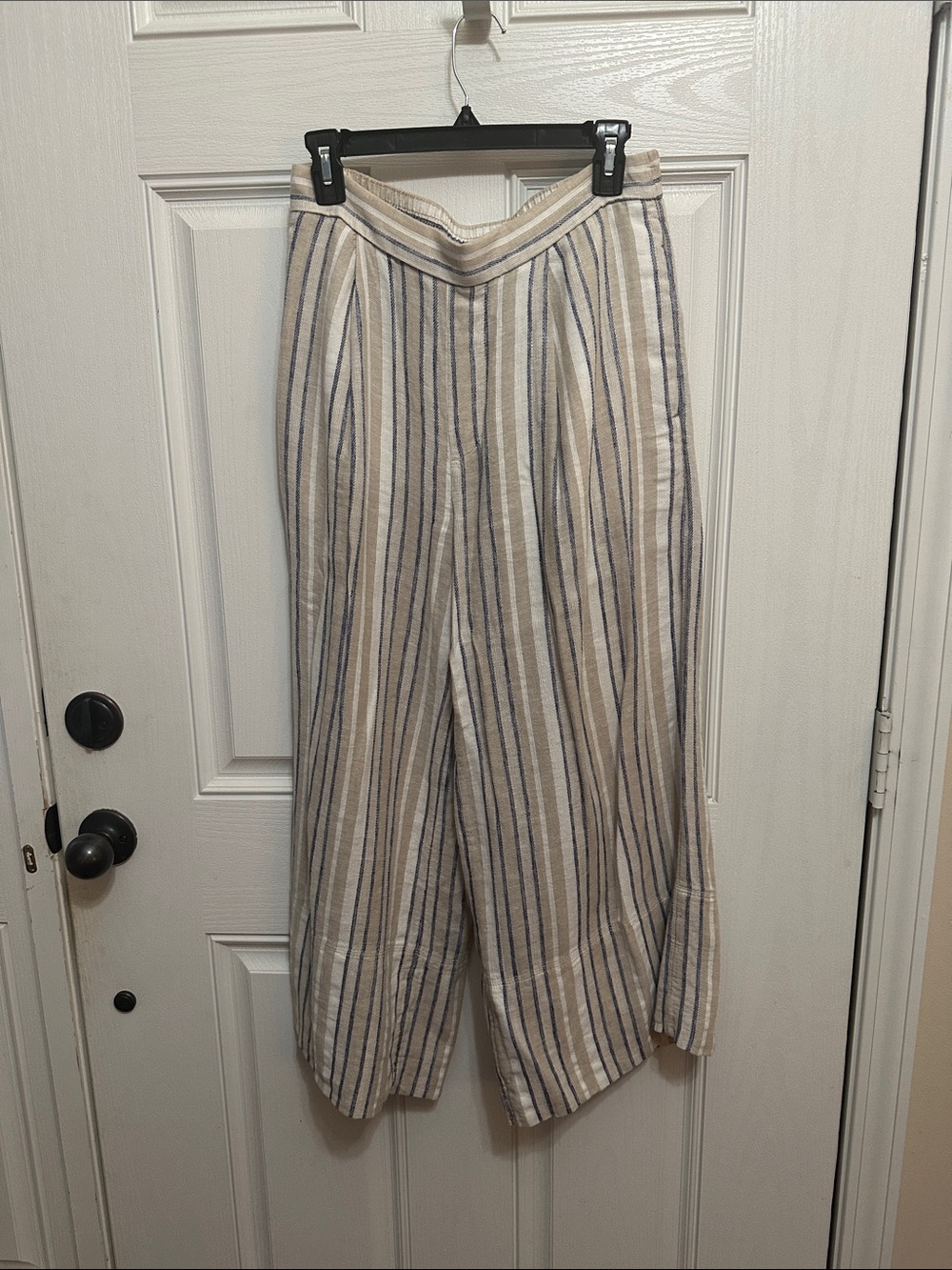 NWT Banana Republic linen blend striped wide leg pants. Small